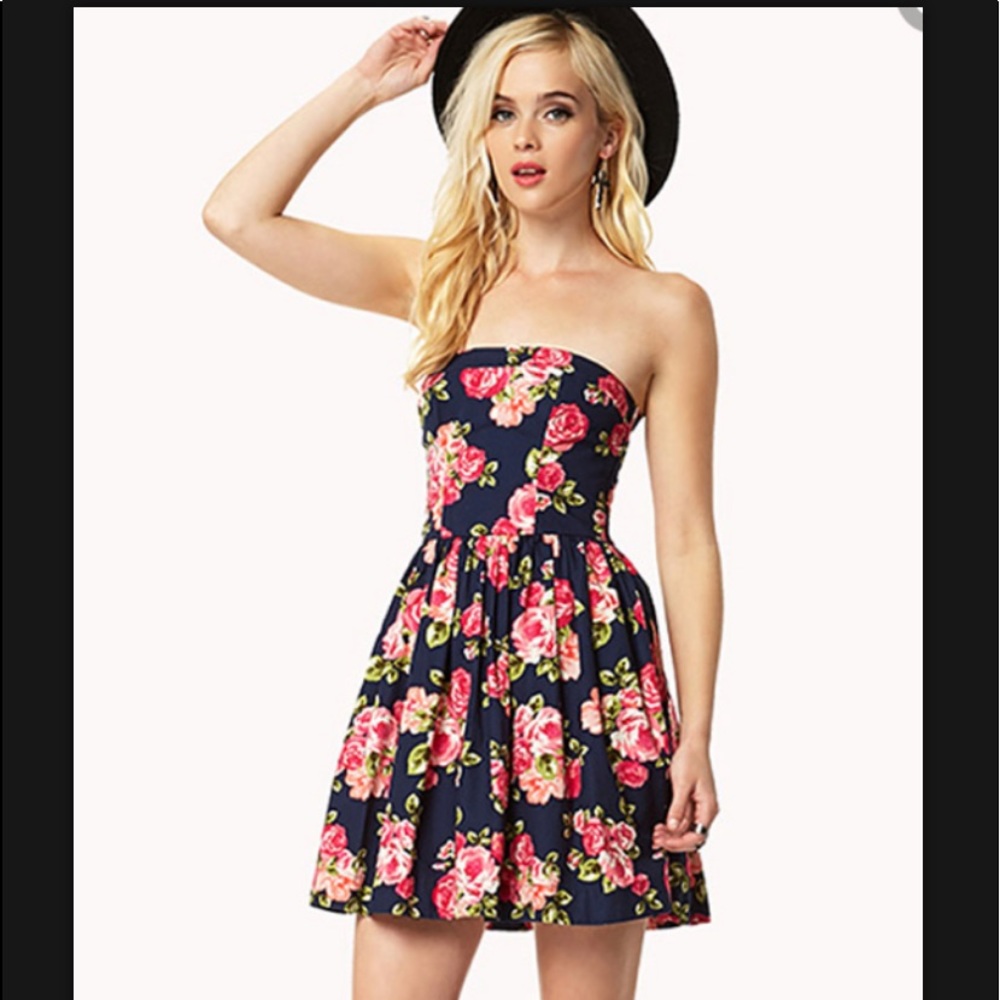 Forever 21 Women's Blue Rosebud Strapless Dress Size: M